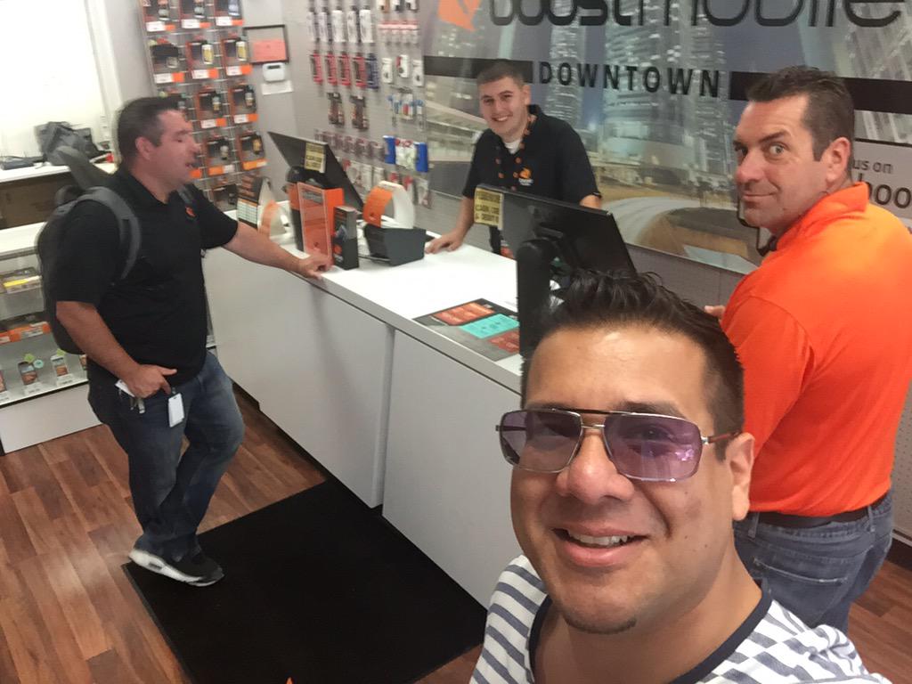 _RowlandJ's tweet photo. @eSecJon @eSecCraig @spg_coleman @gpeters1120 @Wads20 #making it happen in Syracuse!! #InsureToWin!!! http://t.co/EiUuHxp8Ru
