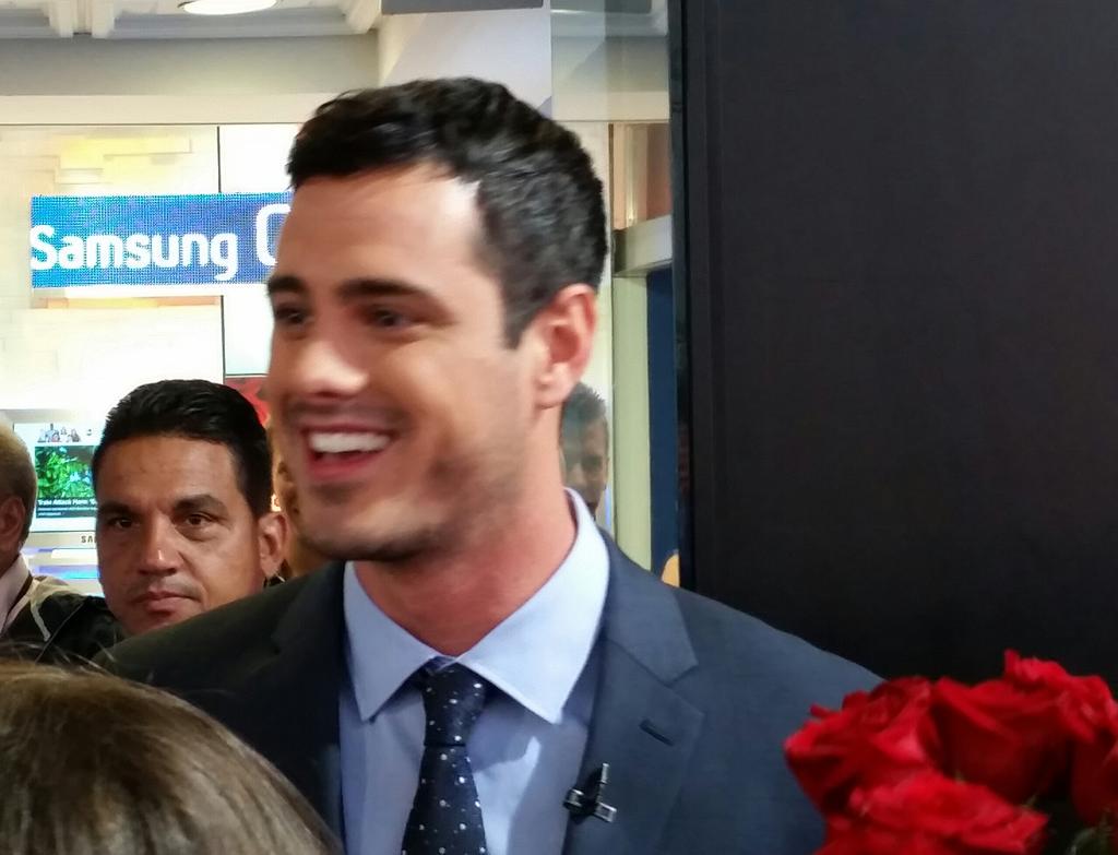 Fall - The Bachelor 20 - Ben Higgins - Social Media - Vids - Media - *Sleuthing - Spoilers* - Page 2 CNQNPMBWUAAgy6g