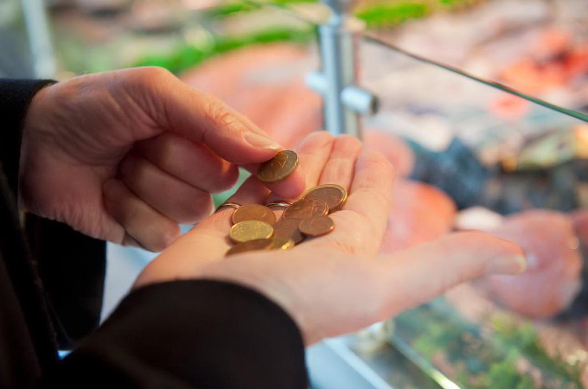 Voor elke euro die u in 2014 aan goederen/diensten uitgaf, werd voor 27 cent geïmporteerd cbs.nl/nl-NL/menu/the…