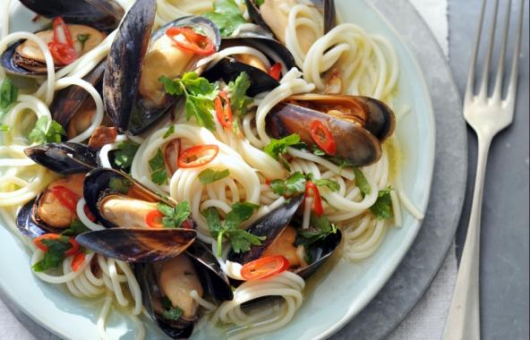 Spaghetti koken? Doe het eens met mosselen ow.ly/Qe1g3