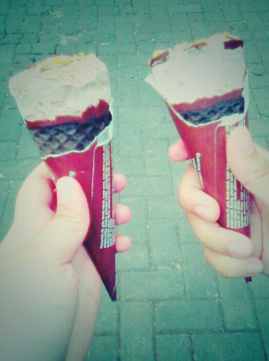 Defa_Febey's tweet image. Berdua ajaaa ({}) sama bestfriend wkwkwk ~