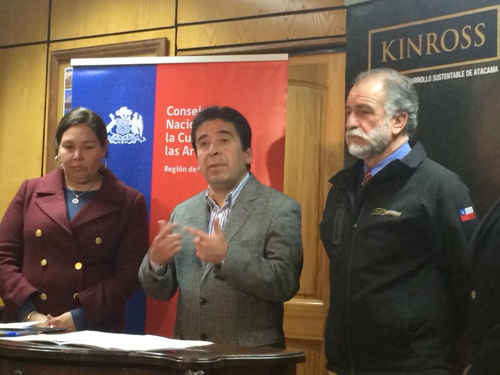Intendente <a href="/VargasAtacama/">Miguel Vargas Correa</a> junto al <a href="/consejocultura/">Culturas</a> #Atacama firman convenio de colaboración con Minera <a href="/KinrossChile/">Kinross Chile</a>