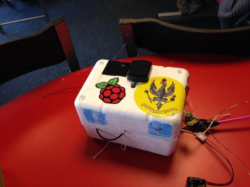 dm_compscigeek's tweet image. @Raspberry_Pi #teamnimbus #skycademy Back at Pi Towers!