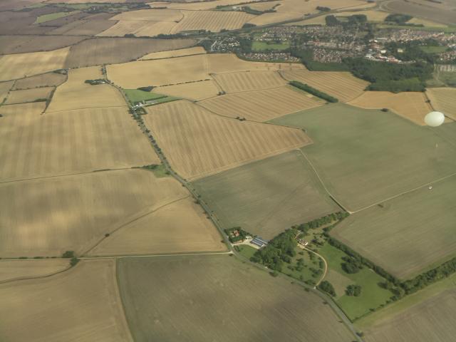 dm_compscigeek's tweet image. @Raspberry_Pi #teamnimbus #skycademy Simultaneous launch - that&apos;s Team Cirrus below :) So close, we nearly tangled!