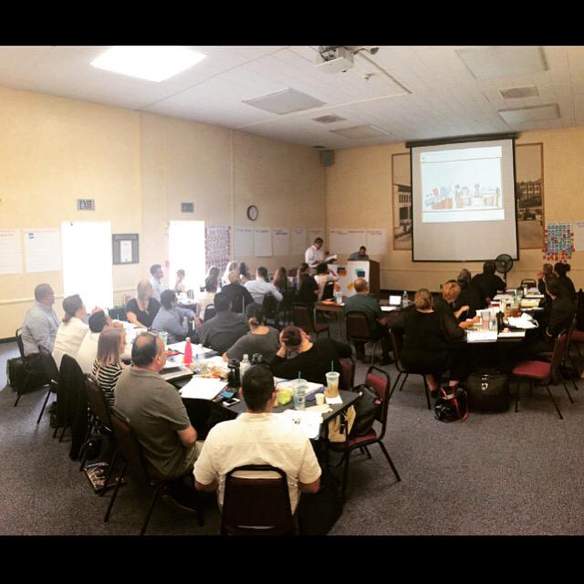 Barista_Critter's tweet photo. #smapproach meeting! #3districts #teamValdez #utterdomination http://t.co/x9F3YTSjrg