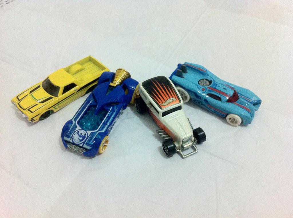 StoreToys264's tweet photo. Fs : 125 K
WA - 085290343343. 

#hotwheelsindonesia #hotwheelslangka #miniaturmobil #hotwheelsjakarta#indohotwheels http://t.co/jbn3SHY7D9