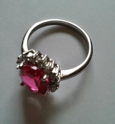 MamaKatzBling's tweet photo. 14k White gold princess diana style ruby&amp;diamond engagement ring size 7 Sale $440 RRP-$1,710
https://t.co/4kG7S6GAM4 http://t.co/izUee36shc