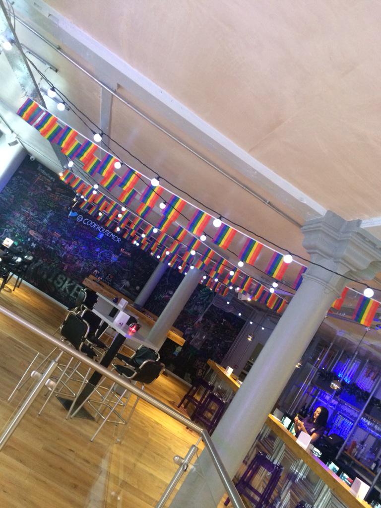 MCRhookup's tweet image. ...and we&apos;re off, preparations for @ManchesterPride are well underway!! #ExcitedForTheWeekend