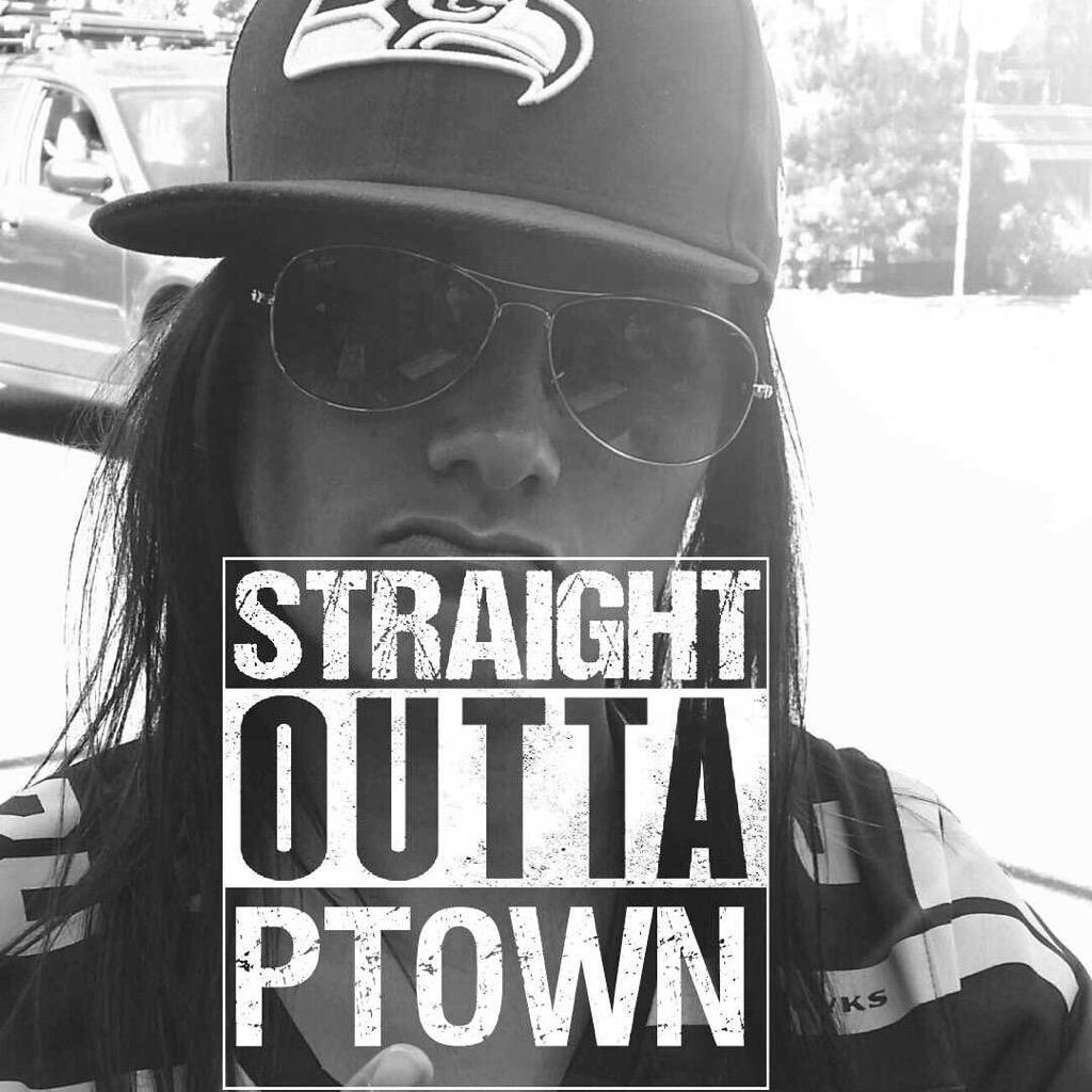 AFoss25's tweet image. Football is back!!  #GoHawks