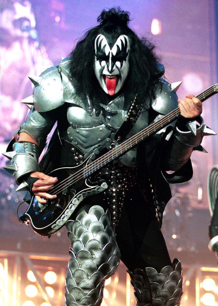 Happy birthday to Gene Simmons of Kiss! My favourite voice in the band! 