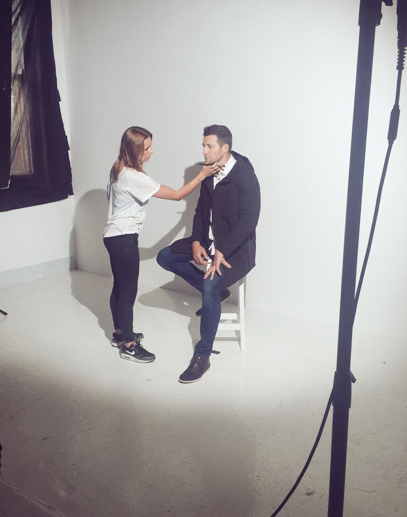 LauraTuckerMUA's tweet photo. A great day up in Nottingham shooting Boxing Champion @Carl_Froch for @MensFitnessMag #concentrationmode http://t.co/y3fyxLUcry