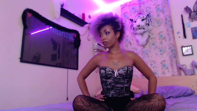 Your grunge-glam dreamgirl is live on #Chaturbate  http://t.co/y4VxlyP20P @TeamPervcb @CAMabisSociety<a href="/tag/chaturbate"class="tags">#Chaturbate</a>