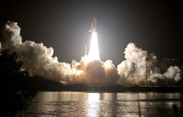 #NOW (11:59 p.m. EDT) in 2009, Discovery launches on STS-128, commanded by Rick Sturckow go.nasa.gov/1aLTRij