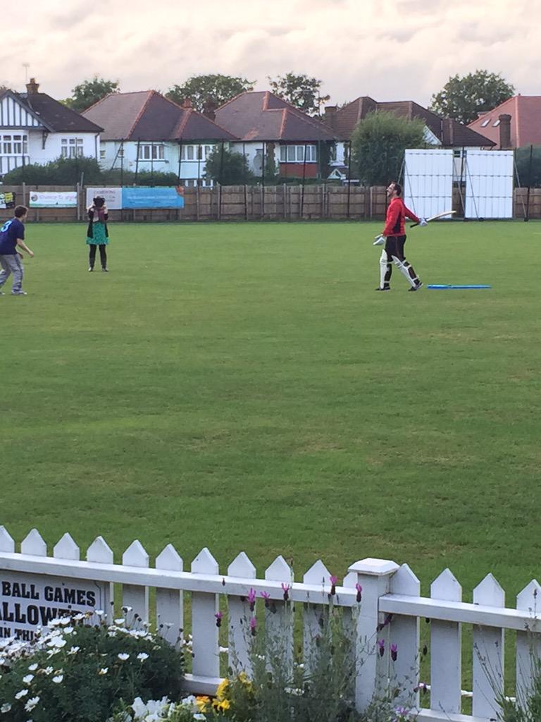 SimplyAltaf's tweet photo. And this is how our star batsmen got bowled!! @CllrButt @MikeyPavey #NotTheAshes @BrentLabour http://t.co/qvIXk5GuMe