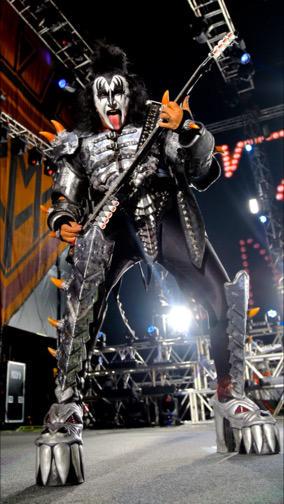Happy birthday Gene Simmons!!!! 