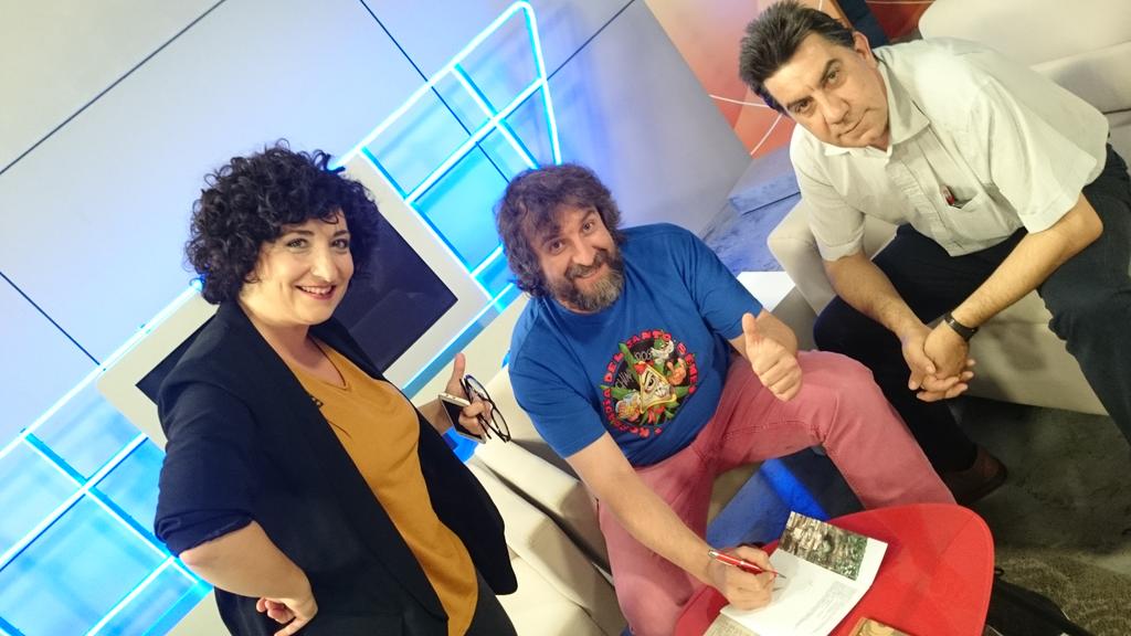 juanroyoabenia's tweet photo. Daroca de #cómic @AsinJastark @VitaVenturaR #Moratha #Majarena http://t.co/bwFZ2PwMRJ