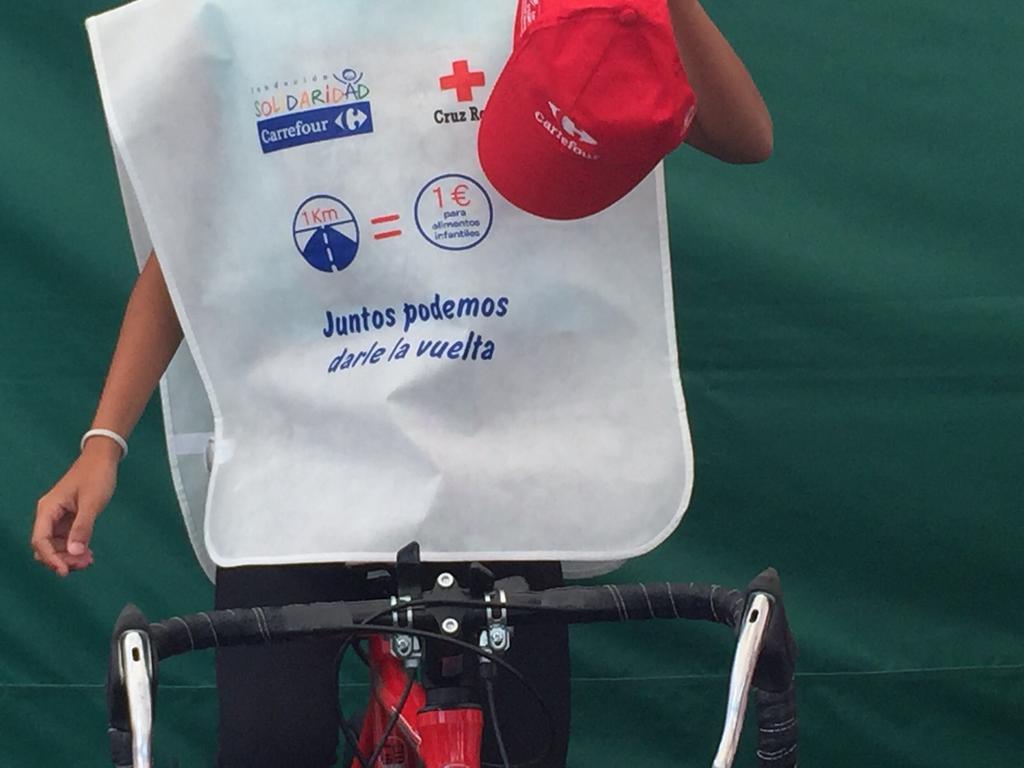 CruzRojaCA's tweet photo. Cómo ayudar? #CONSUDOR: x cada km, Carrefour dona 1€ a CruzRoja #SINSUDOR: 1 tuit con #DemosleLaVuelta = 1€ #tueliges http://t.co/FQMe1LmZot