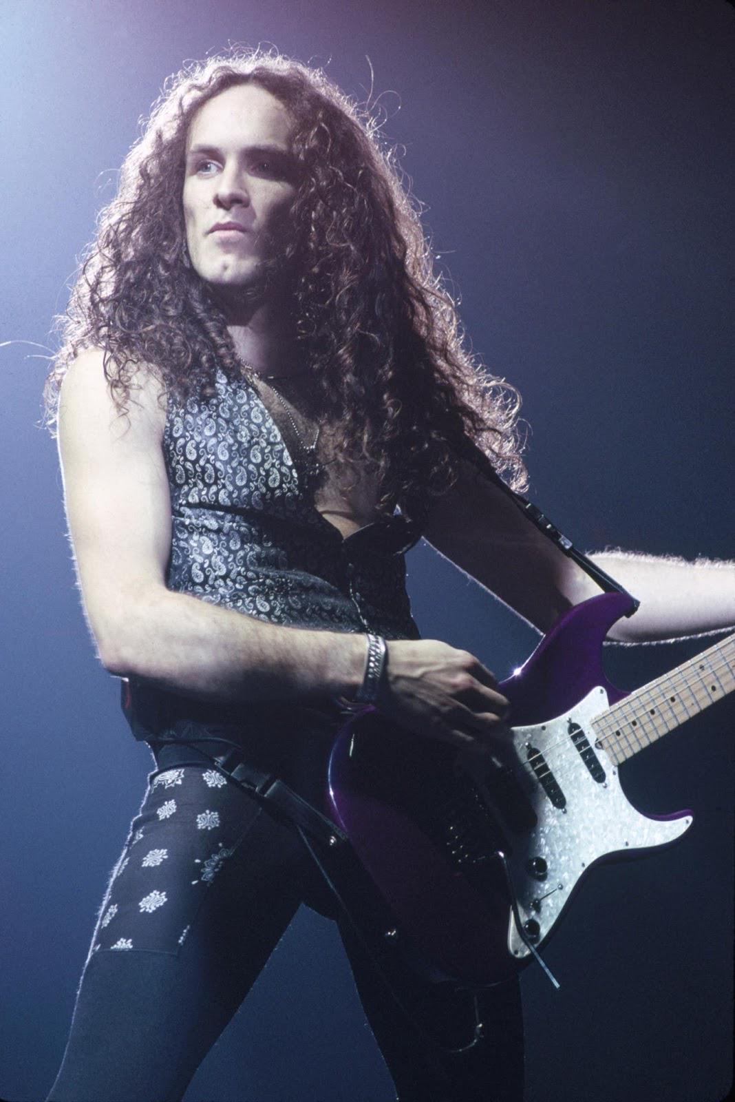 HAPPY BIRTHDAY Vivian Campbell!!! 