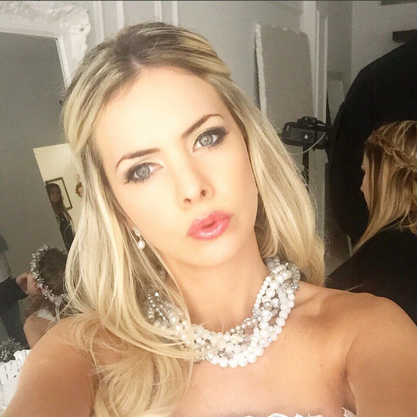 Un poco mas de #back #shooting para @revistanubilis ❤️❤️ #wedding #love http://t.co/1tkFoOxZym