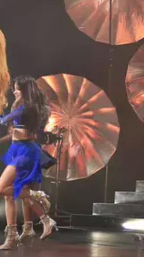 Nyanghee_S9's tweet photo. Camila Cabello - #SummerReflectionBuffalo http://t.co/YKFzJWdJ04