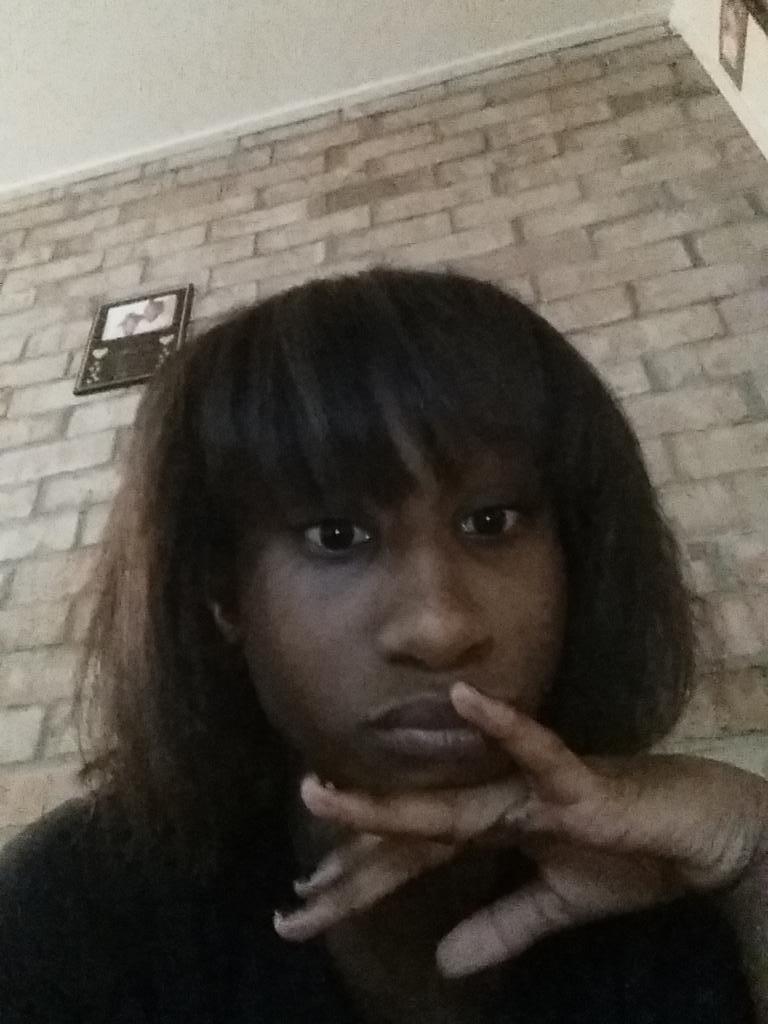 queendemaria's tweet image. Hair cut