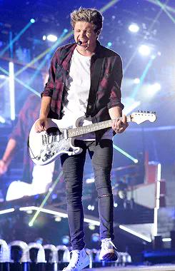 Best Niall Pics ❤ tweet media
