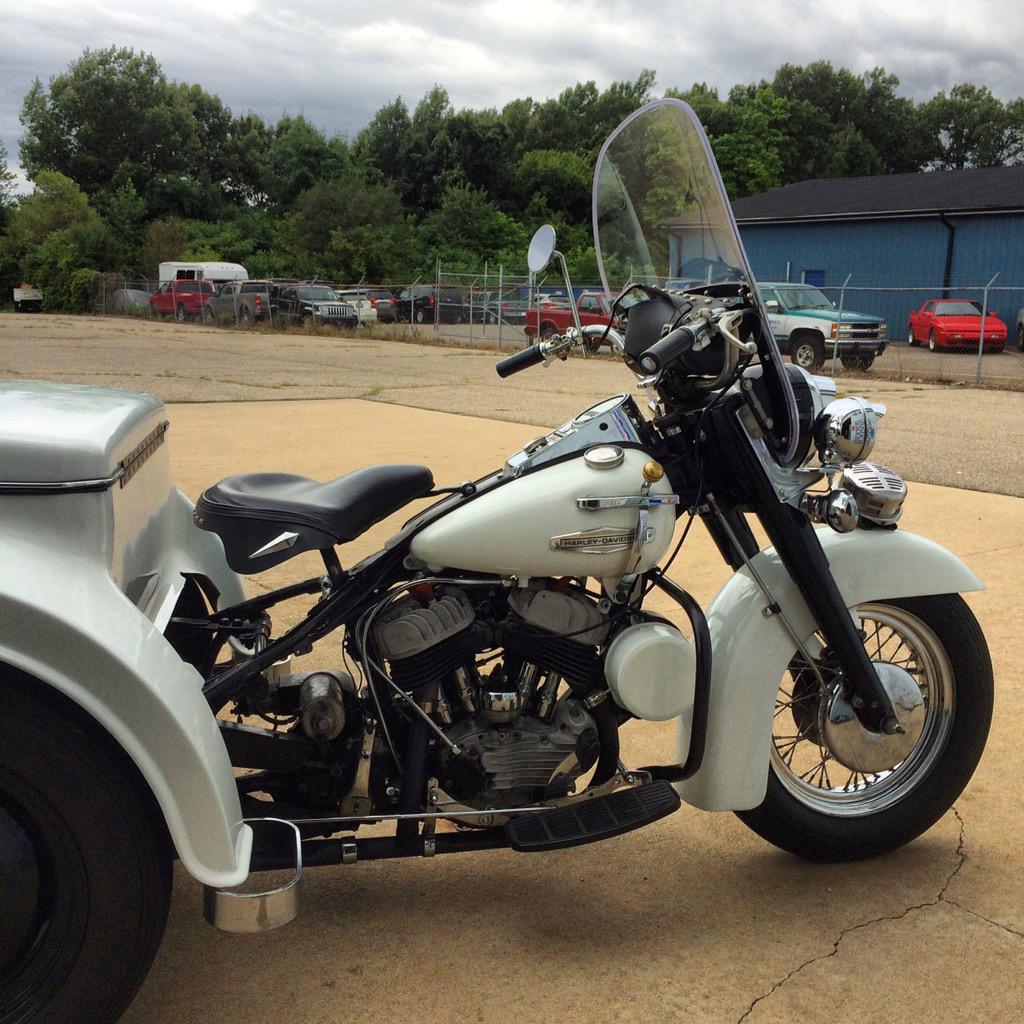 KChoppers's tweet photo. Fixing your bike.Building your bike.Painting your bike Getting parts for your bike.  Getting a tattoo for you #comein http://t.co/CFX4wk3BnC