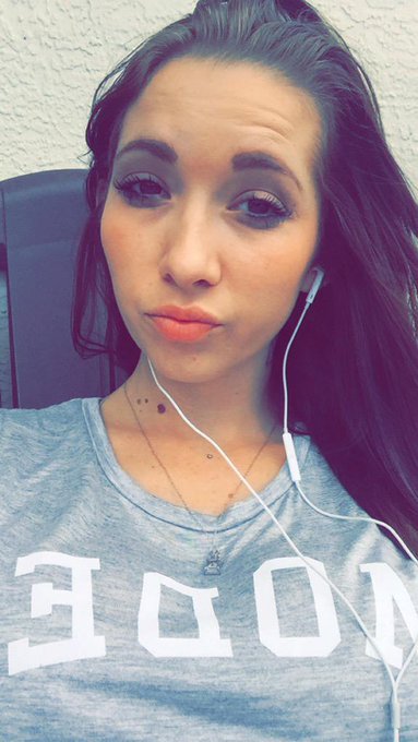 How are my birds 🐣 #callienicole #canababes http://t.co/AB0TQRjJUC<a href="/tag/callienicole"class="tags">#callienicole</a><a href="/tag/canababes"class="tags">#canababes</a>