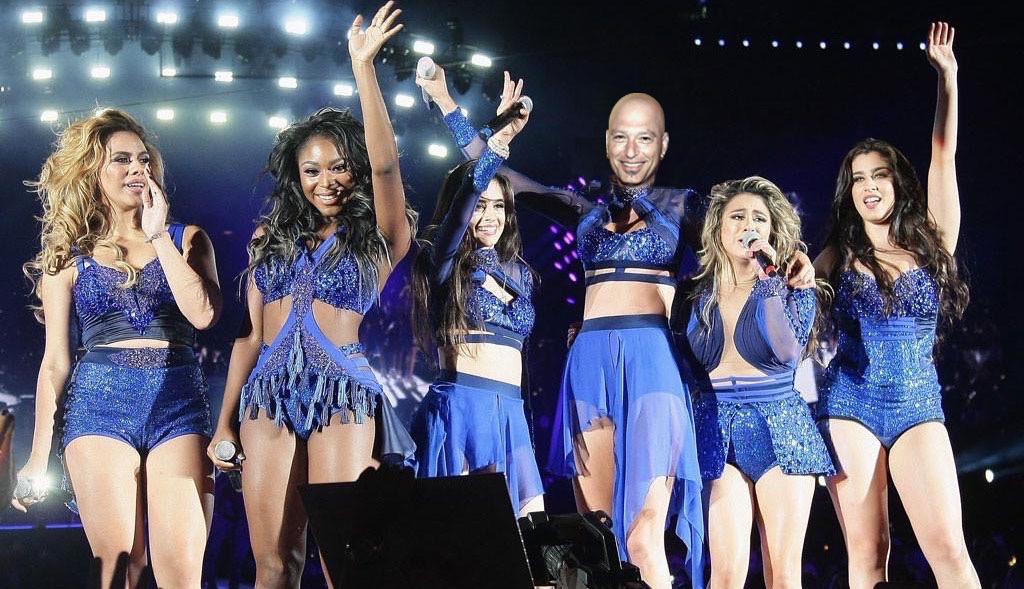 howiemandel's tweet photo. I fit right in. Just sayin'. #WorthItVMA http://t.co/X1nWEfpuX4 http://t.co/hD48OeRq51