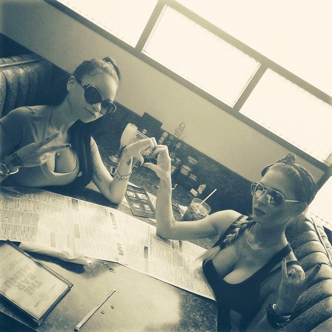 Brunch with my sexy mamas @jessicajaymes ... Missed my free spirited twin! #PositiveVibesOnly ⭐️⭐️⭐️⭐️⭐️<a class="tags" href="/tag/jessicajaymes">@jessicajaymes</a><a href="/tag/positivevibesonly"class="tags"><span>#positivevibesonly</span></a>