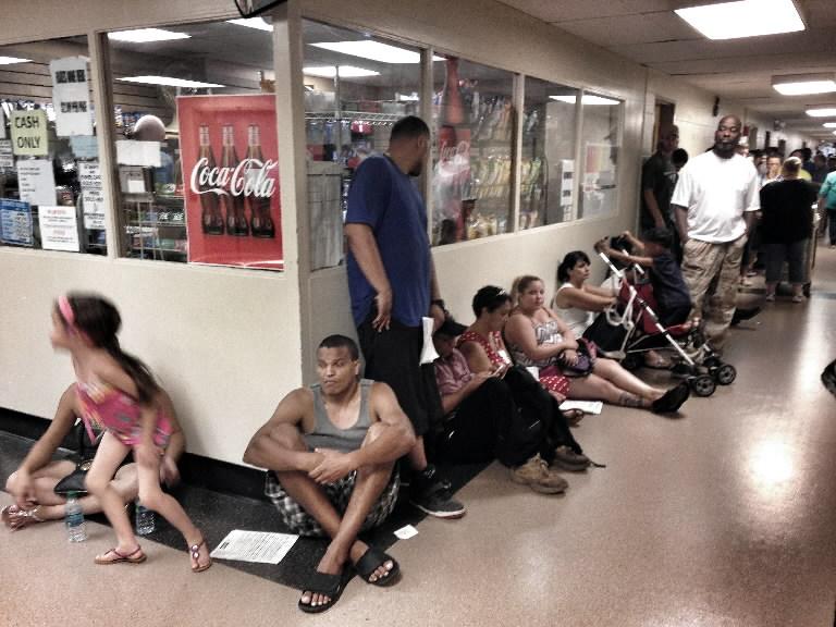 hartfordcourant's tweet image. DMV to temporarily close license centers, transfer staff to other locations due to long lines cour.at/1LyZV02