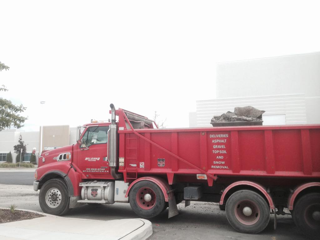 GTADServices's tweet photo. Cleaning up another #parkinglot after a full day of #paving #hotasphalt in #Mississauga! #Lairddr #Thecollegeway #To http://t.co/HrPjfSjDxY