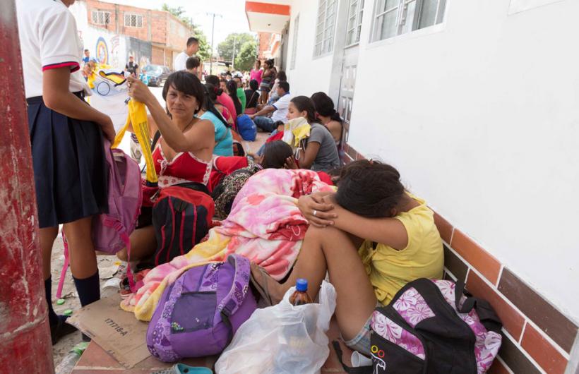 AnonymissNegra's tweet image. [VIDEO] Situacion En La Frotera ColomboVenezolana (Testimonios Parte1) youtu.be/Yg_l4HSang8   @VenezuelaAnons