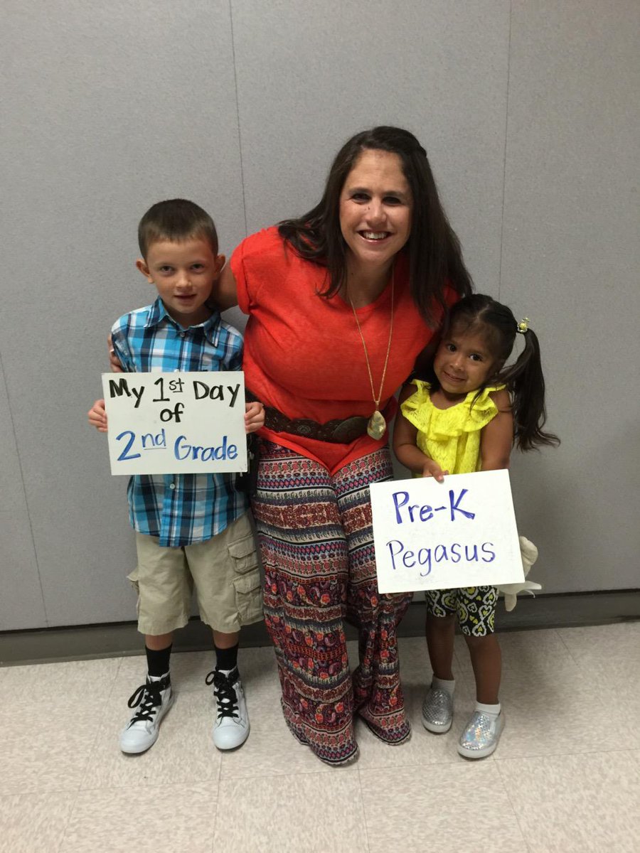 jramsour's tweet image. 2nd grade, Pre-K/Pegasus, and mom's 11th year at Copperfield Elementary!  #pfirstday