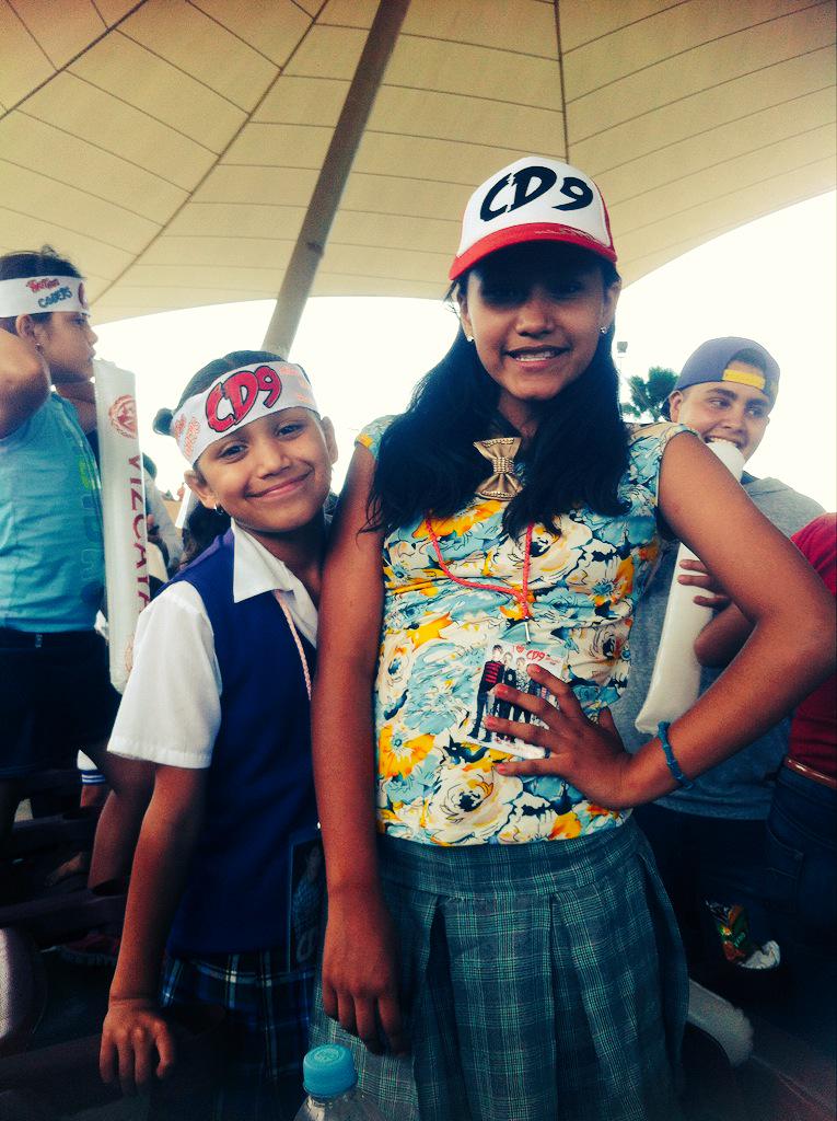 DianelyTorres's tweet photo. @stereosaltillo #VivaLaRadio2015 #coders de corazón las chiquillas #CD9 http://t.co/O7UrtxpFDK