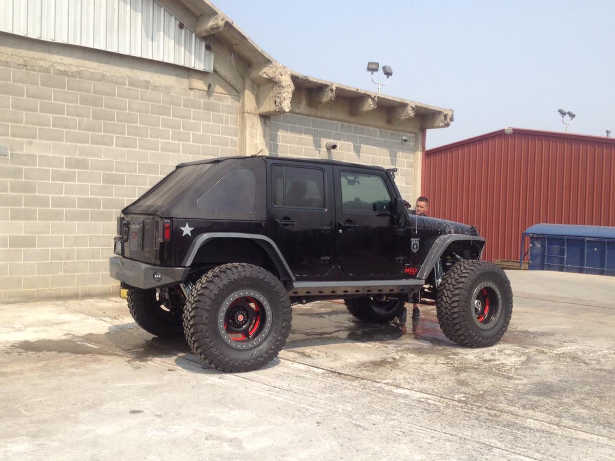 MSDperformance's tweet image. Cleaning up the MSD Atomic Airforce #Jeep! #MSDequipped #MSDperformance