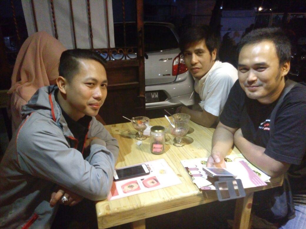 TAC_Bandung's tweet photo. @agyaclub_id Kopdar @TAC_Bandung  at PeyeumLumer Cendana'11 Bdg

@peuyeumlumer_ID 
@ToyotaID 
@acckreditmobil http://t.co/fB0aXzLTJE