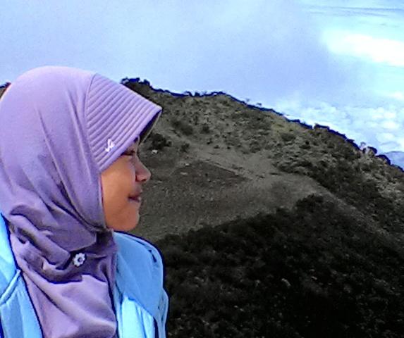 aknnisaa's tweet photo. kutatap masa depan dengan penuh harapan, laksana puncak yang berhasil tertakhlukkan... http://t.co/8R38ZTNGcr
