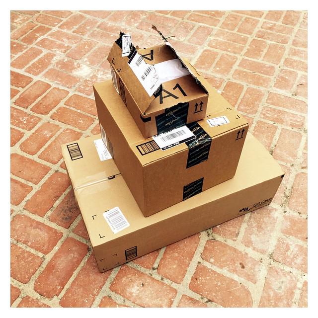 amazon's tweet image. Your delivery has arrived. #SolveMyProblemsIn4Words
