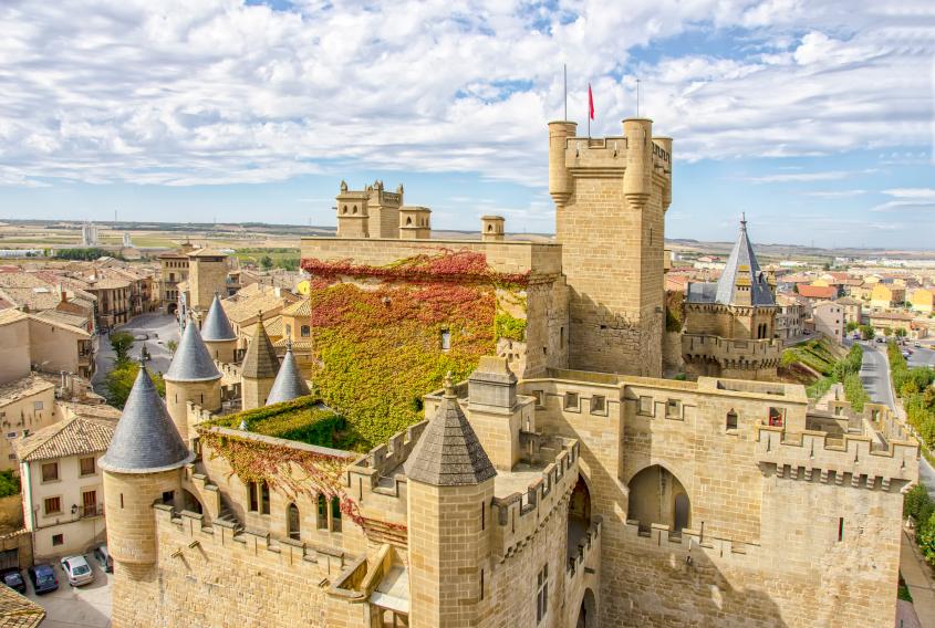 EspanaEnLatam's tweet photo. #Olite, un encantador pueblo medieval a poco + de media hora de #Pamplona
http://t.co/b4UGXzKclA
#navarra #visitspain http://t.co/rdWQ1sAEYg