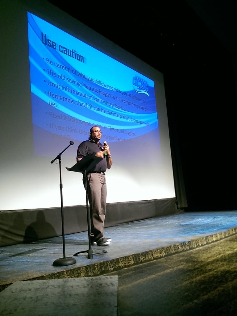@gulfcoastaconf S.I.D. David Grubb teaches kids about the power of social media #geauxbleu #nola #mydu #dillard #gcac