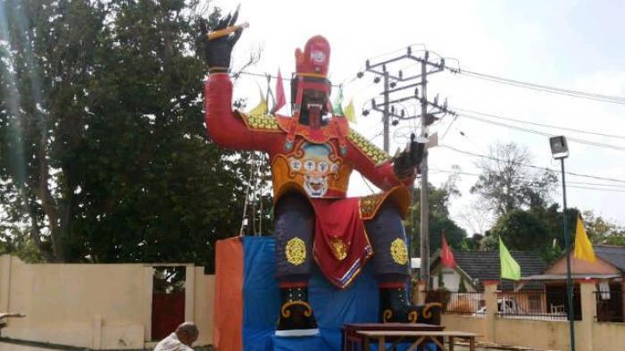 BangkaTerkini's tweet photo. #bangka Batu Rusa, Patung Kertas Senilai Rp 27,5 Juta Ini Akan Dibakar http://t.co/FoW9ODUI33 http://t.co/L9v2SkaPBR