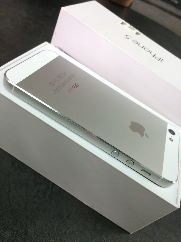 rachelyappppp's tweet photo. iPhone 5

Good condition, and not much scratches. 

Original (16 GB) comes with full set :)

PM me if you want 😊 http://t.co/4PEkEl1LHO