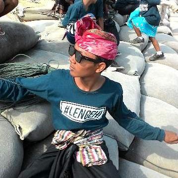 _krisna69's tweet photo. 15 y.o. http://t.co/ZgjESAvpXj