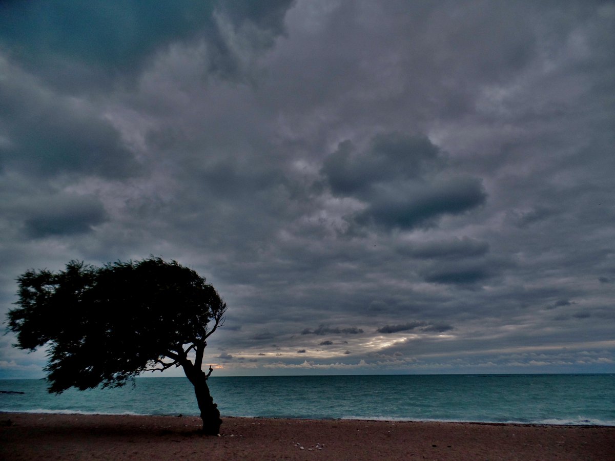 MrCumulonimbus's tweet image. #MissingSun #LakeHuron #Goderich @JulieCTV @atxwxgirl @KMacTWN @ellefabbro @Jill_Colton @KristyLBelaney @NicoleKarkic