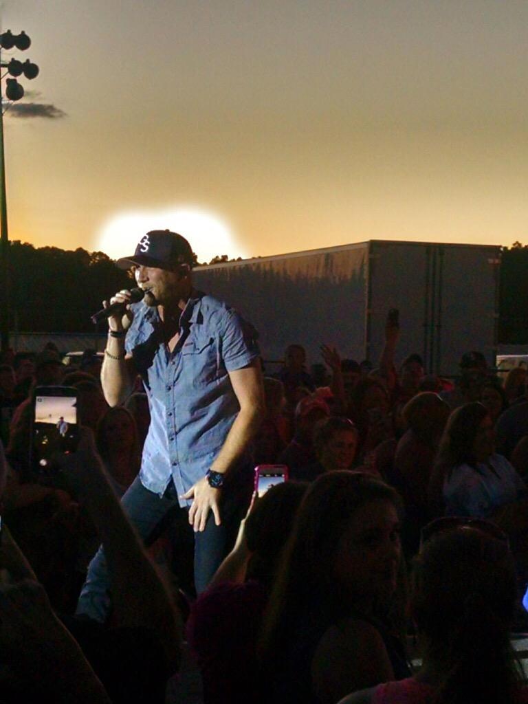 Jess_ABC19's tweet photo. Hanging out with the "Fuzzy One" tonight for @coleswindell! http://t.co/uH1pZ9QkQI