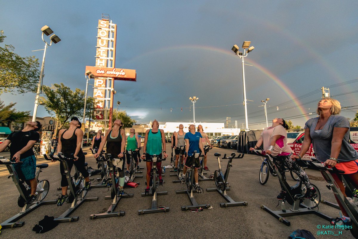 #ridetheave with <a href="/lululemon/">lululemon</a> Photos here tinyurl.com/oq3slud #spin #yoga #edmonton #great #free