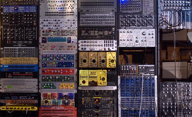 BLemear's tweet photo. @deadmau5 do you dream of wires?😀 http://t.co/4FXIPsgfOg