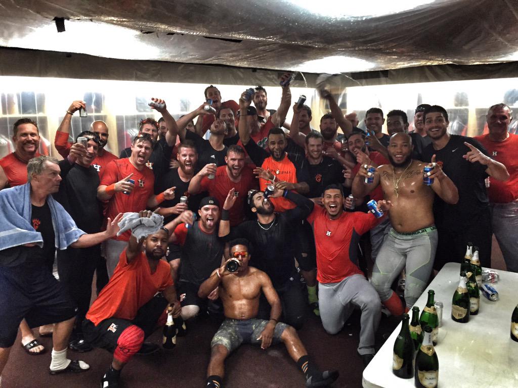 FresnoGrizzlies's tweet photo. Division Champions. #GreatStew
#Growlifornia http://t.co/dUnGwH6n9h