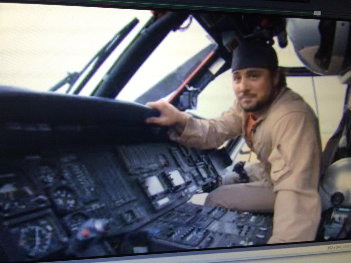 drewmikkelsenk5's tweet photo. Pilot Johnny Harmsen dropped 75 buckets of water on #wawildfires today. "That's what we're here for." http://t.co/gdj3bfSHmn